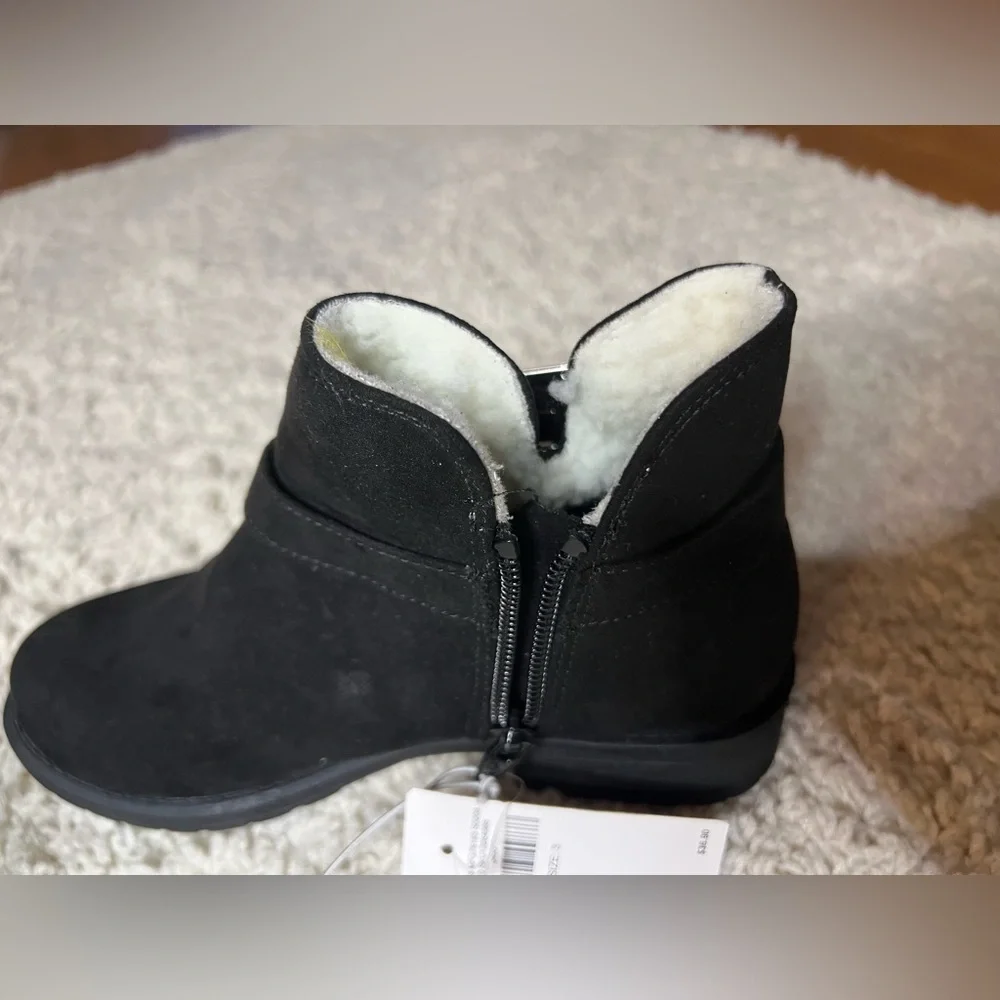 Kids Size 3 Justice Black Fleece Ankle Boots NWT